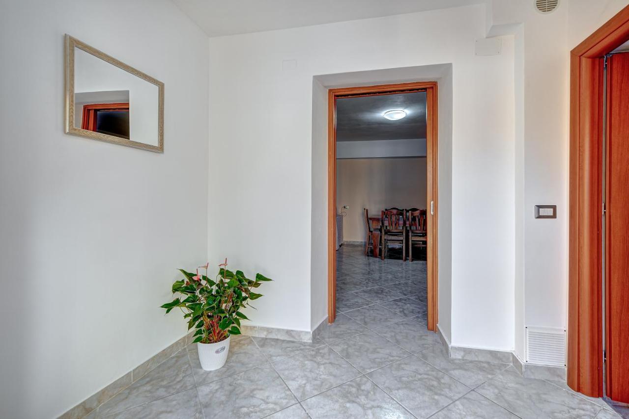 Appartamento Mileva House 치비타베키아 외부 사진