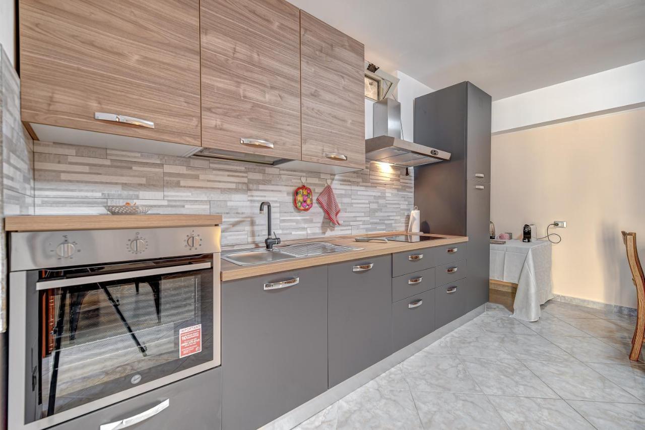 Appartamento Mileva House 치비타베키아 외부 사진