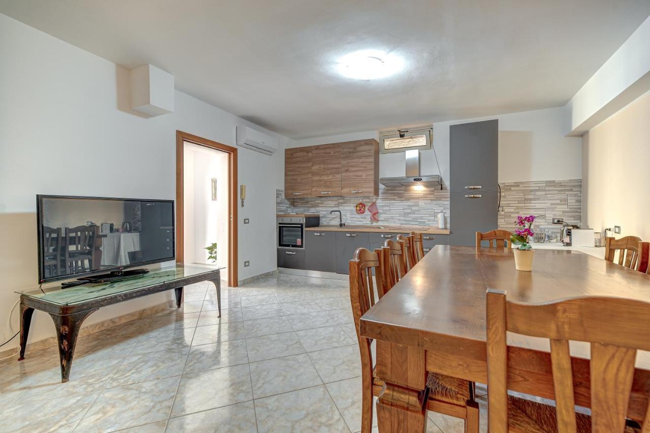 Appartamento Mileva House 치비타베키아 외부 사진