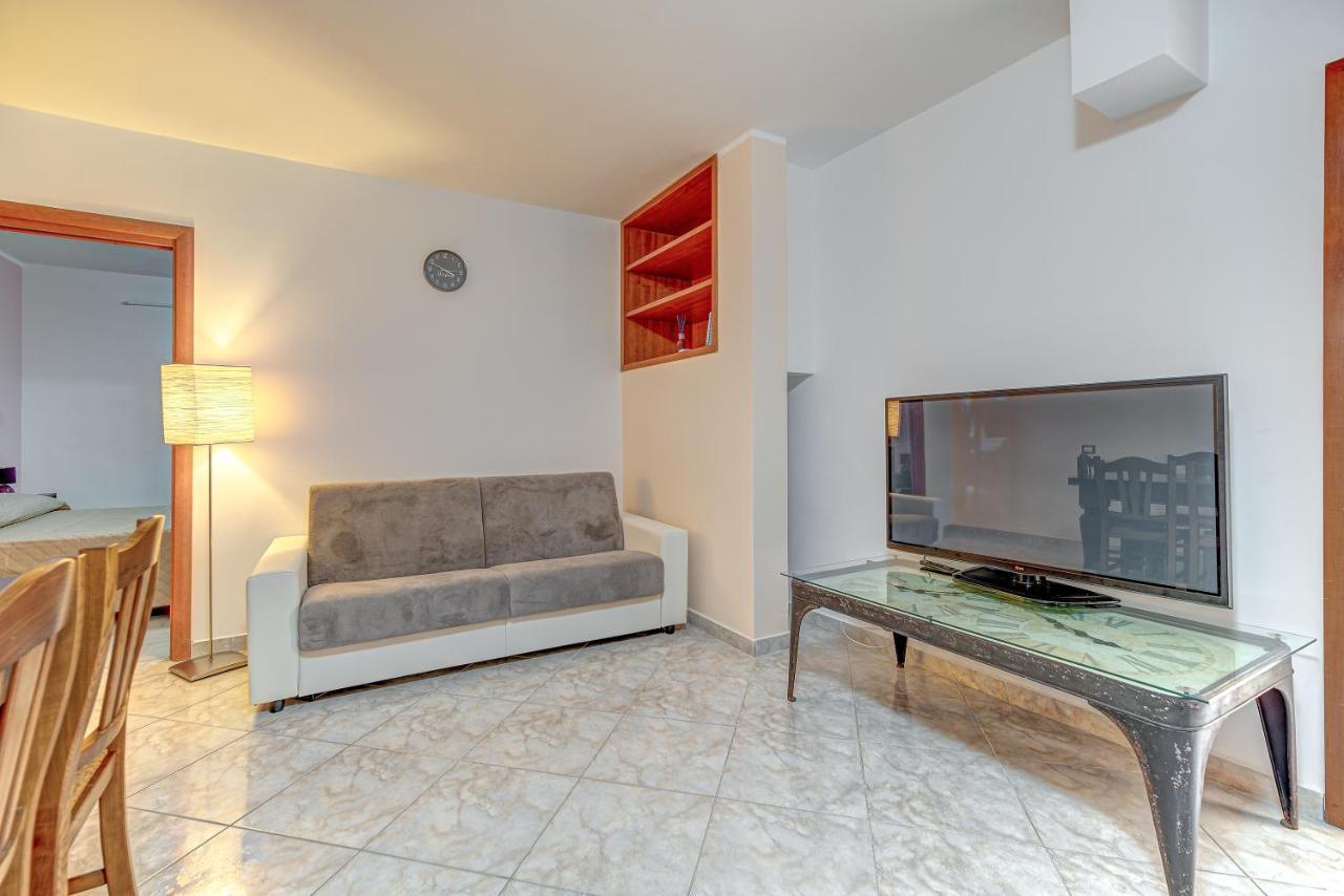 Appartamento Mileva House 치비타베키아 외부 사진